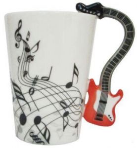 Elegancki Kubek Z Instrumentem Muzycznym - Gitara Czerwona